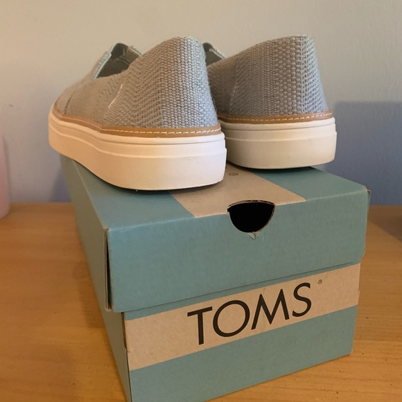 Brand new Women’s Toms Slip on Sneakers size 9.5 - Picture 6 of 7